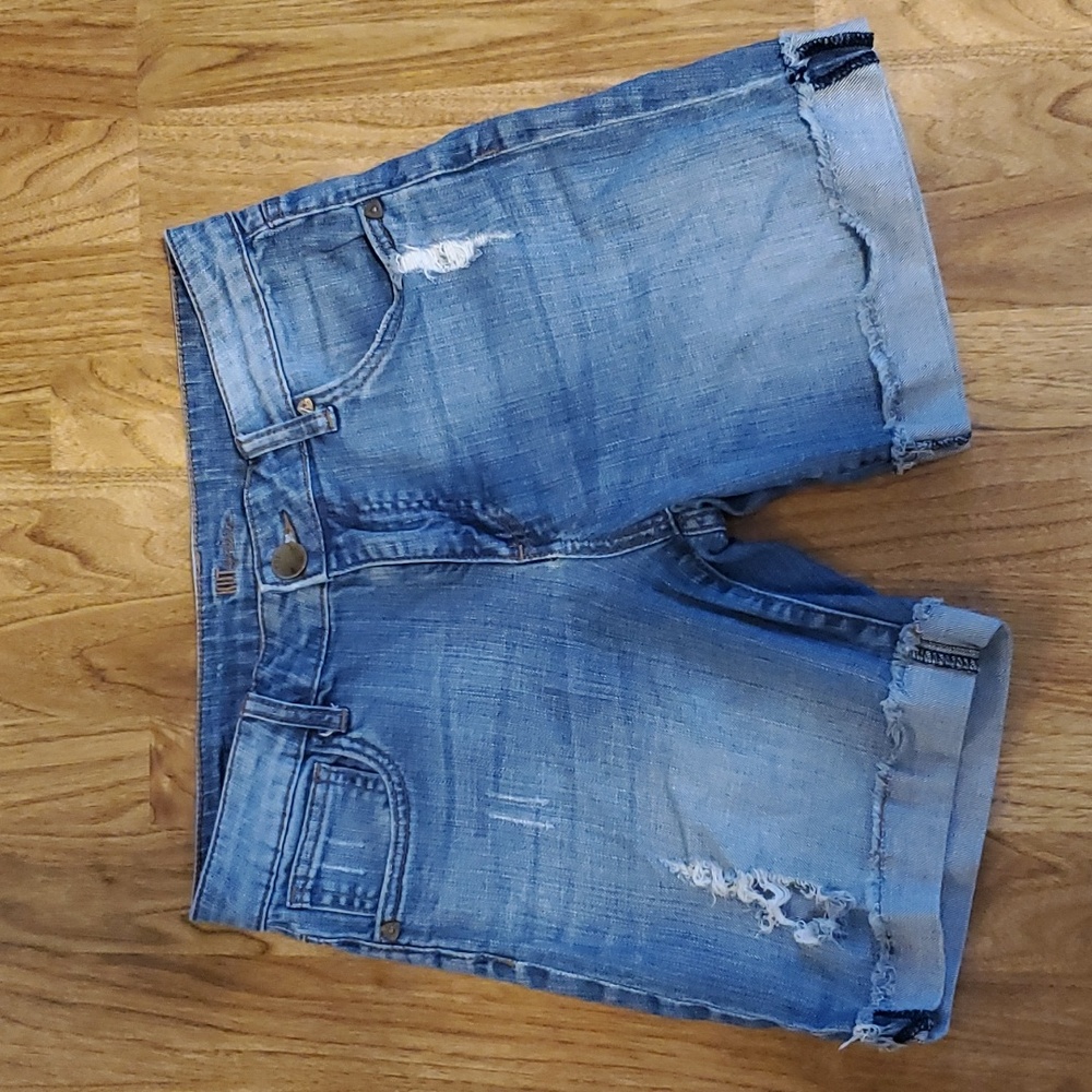 Kut from the Kloth Boyfriend 7" Distressed Jean Shorts Womens Size 4